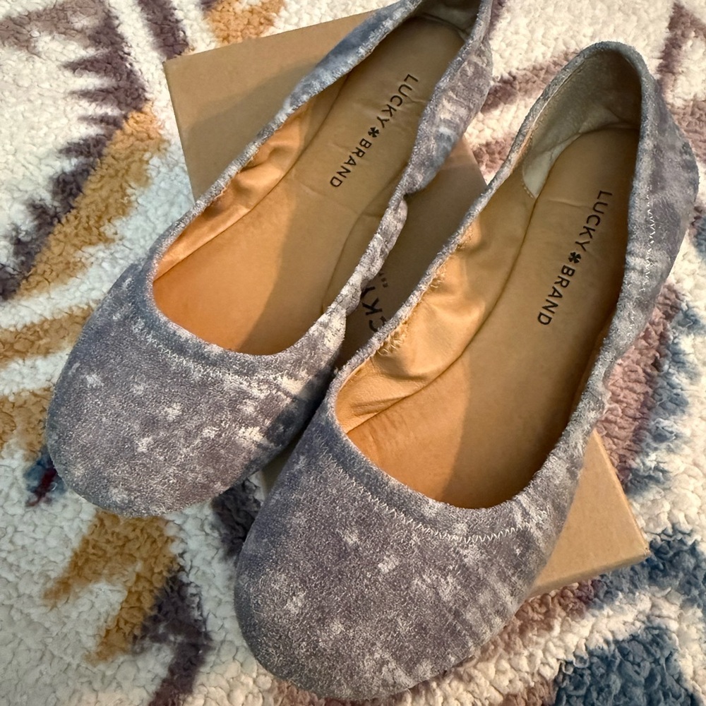Lucky Brand Textured Gray Dress Flats